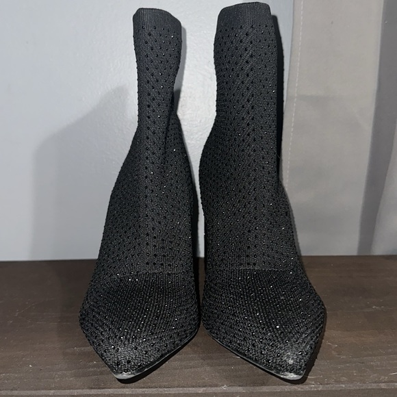 Heels - Picture 2 of 3